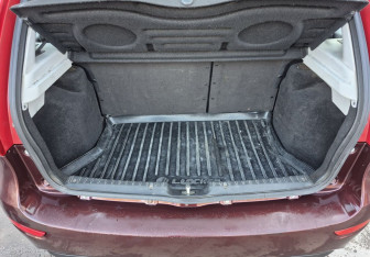 Подержанный автомобиль LADA (ВАЗ) Kalina Hatchback 2013 года (16 фото)