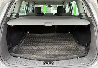 Подержанный автомобиль Ford Kuga 2009 года (15 фото)