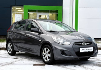 Подержанный автомобиль Hyundai Solaris Hatchback 2014 года (3 фото)