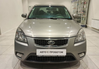 Подержанный автомобиль Kia Rio Sedan 2010 года (2 фото)