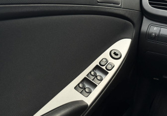 Подержанный автомобиль Hyundai Solaris Sedan 2016 года (14 фото)