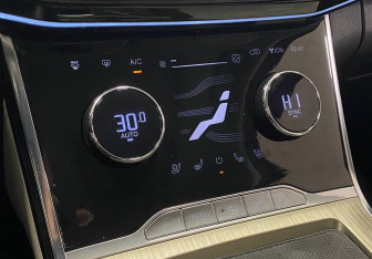 Подержанный автомобиль Exeed VX 2022 года (13 фото)