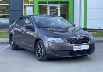 Подержанный автомобиль Skoda Octavia Liftback 2013 года (3 фото)
