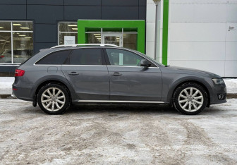 Подержанный автомобиль Audi A4 allroad 2012 года (4 фото)