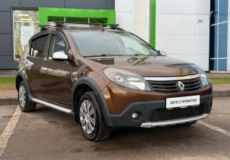 Подержанный автомобиль Renault Sandero 2013 года (3 фото)
