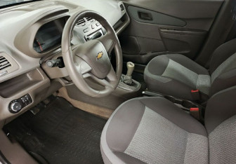 Подержанный автомобиль Chevrolet Cobalt Sedan 2013 года (13 фото)