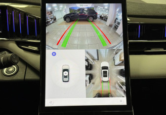 Подержанный автомобиль Geely Atlas 2023 года (15 фото)