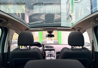 Подержанный автомобиль Peugeot 3008 2011 года (14 фото)