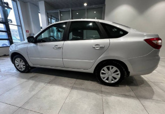 Подержанный автомобиль LADA (ВАЗ) Granta Liftback 2023 года (6 фото)