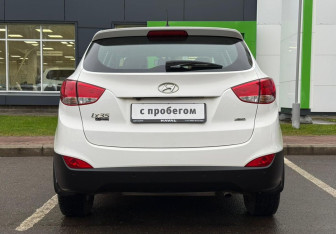 Подержанный автомобиль Hyundai ix35 2014 года (6 фото)