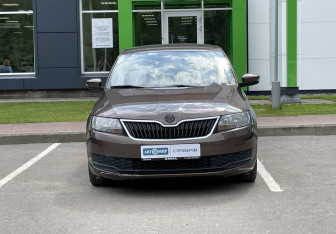 Подержанный автомобиль Skoda Rapid Liftback 2018 года (2 фото)