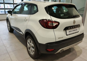 Подержанный автомобиль Renault Kaptur 2017 года (4 фото)
