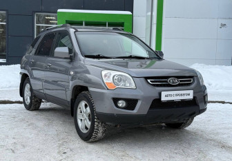 Подержанный автомобиль Kia Sportage 2009 года (3 фото)