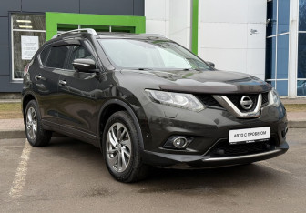 Подержанный автомобиль Nissan X-Trail 2015 года (3 фото)