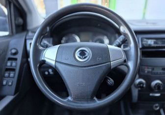 Подержанный автомобиль SsangYong Actyon 2013 года (14 фото)