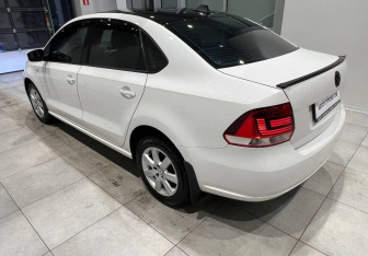 Подержанный автомобиль Volkswagen Polo Sedan 2013 года (7 фото)