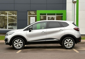 Подержанный автомобиль Renault Kaptur 2016 года (8 фото)