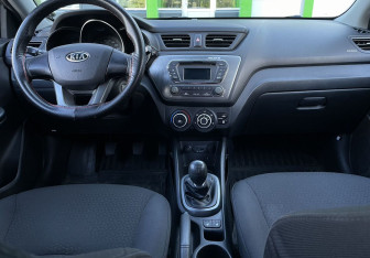 Подержанный автомобиль Kia Rio Sedan 2012 года (9 фото)