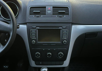 Подержанный автомобиль Skoda Yeti 2013 года (13 фото)