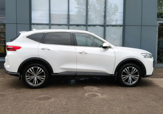 Подержанный автомобиль Haval F7 2022 года (4 фото)