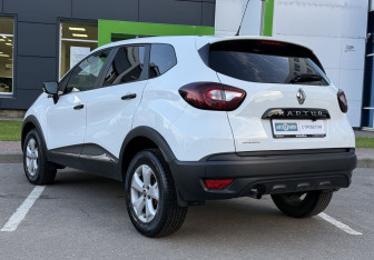 Подержанный автомобиль Renault Kaptur 2018 года (7 фото)