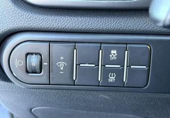 Подержанный автомобиль Kia Ceed Wagon 2020 года (14 фото)