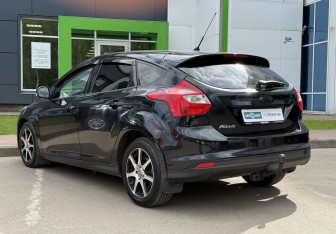 Подержанный автомобиль Ford Focus Hatchback 2012 года (7 фото)