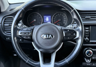 Подержанный автомобиль Kia Rio Hatchback 2017 года (12 фото)