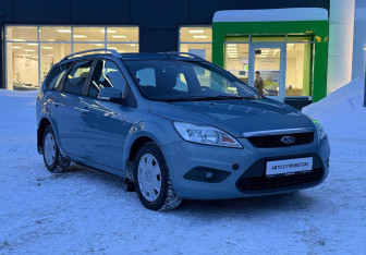 Подержанный автомобиль Ford Focus Wagon 2010 года (3 фото)