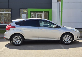 Подержанный автомобиль Ford Focus Hatchback 2011 года (4 фото)