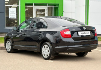 Подержанный автомобиль Skoda Rapid Liftback 2015 года (7 фото)
