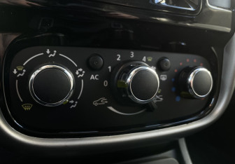 Подержанный автомобиль Renault Duster 2014 года (13 фото)
