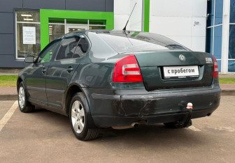 Подержанный автомобиль Skoda Octavia Liftback 2006 года (7 фото)