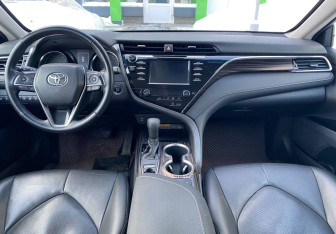 Подержанный автомобиль Toyota Camry Sedan 2018 года (9 фото)