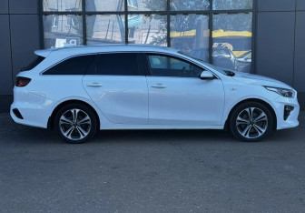 Подержанный автомобиль Kia Ceed Wagon 2019 года (4 фото)