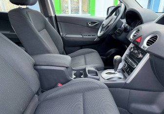 Подержанный автомобиль Renault Koleos 2009 года (10 фото)