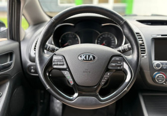Подержанный автомобиль Kia Cerato Sedan 2016 года (13 фото)