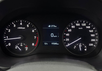 Подержанный автомобиль Hyundai Solaris Sedan 2017 года (13 фото)