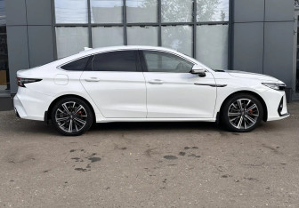 Подержанный автомобиль Chery Arrizo 8 2023 года (7 фото)