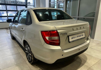 Подержанный автомобиль LADA (ВАЗ) Granta Sedan 2022 года (8 фото)