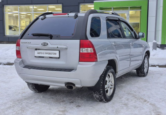 Подержанный автомобиль Kia Sportage 2007 года (5 фото)