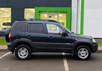 Подержанный автомобиль Chevrolet Niva 2010 года (4 фото)