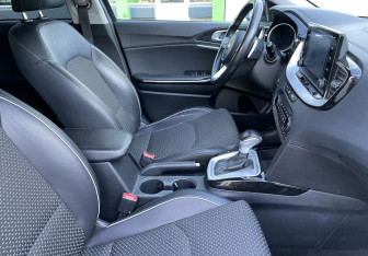 Подержанный автомобиль Kia Ceed Wagon 2020 года (10 фото)