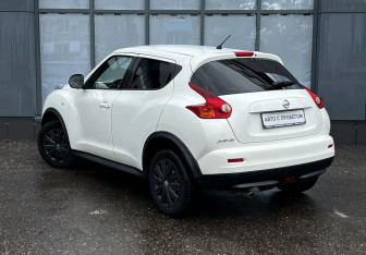 Подержанный автомобиль Nissan Juke 2012 года (4 фото)