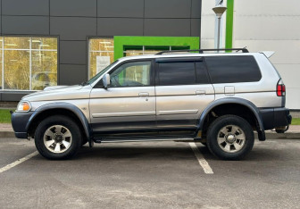 Подержанный автомобиль Mitsubishi Pajero Sport 2006 года (8 фото)