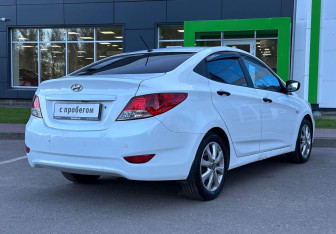 Подержанный автомобиль Hyundai Solaris Sedan 2014 года (5 фото)