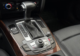 Подержанный автомобиль Audi A4 allroad 2012 года (16 фото)