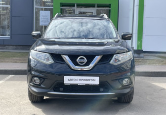 Подержанный автомобиль Nissan X-Trail 2015 года (2 фото)