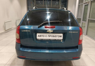 Подержанный автомобиль Chevrolet Lacetti Wagon 2008 года (9 фото)