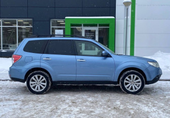 Подержанный автомобиль Subaru Forester Suv 2011 года (8 фото)